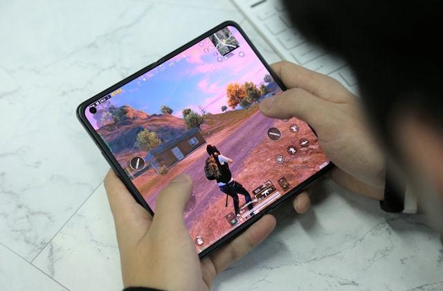 和平精英辅助【哈士奇容器直装V3.6稳定版】全图人物透视 主播无后座 开枪防抖动 皮肤美化 欧布变色 紫色螳螂 触摸自瞄 自瞄范围